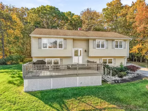 22 Amy Todt Dr, Monroe, NY 10950