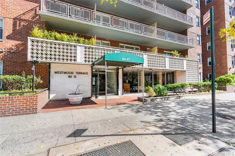 8915 Parsons Blvd #11D, Jamaica, NY 11432