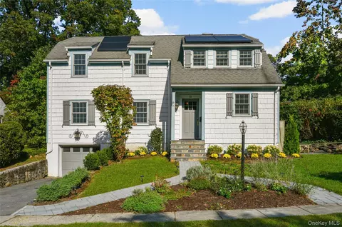51 Maywood Rd, New Rochelle, NY 10804