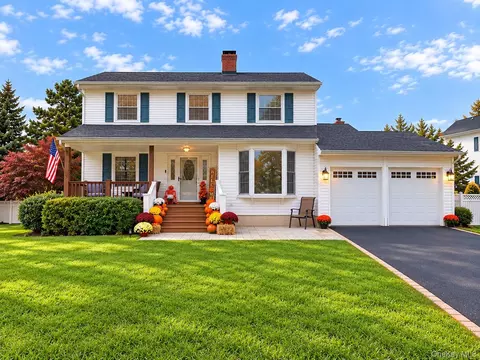 179 Nimbus Rd, Holbrook, NY 11741