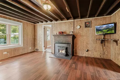 Living - 41 Echo Rd, Kent, NY 10512 photo 1 of 3