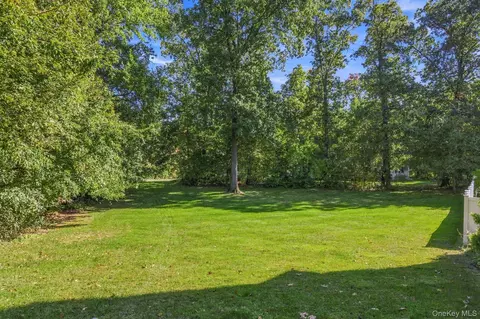 Exterior - 15 E Salem Rd, Fishkill, NY 12524 photo 4 of 4