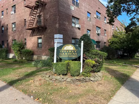216-05 48th Ave #2C, Bayside, NY 11364