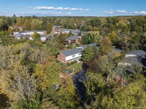 4 Huguenot St #4, New Paltz, NY 12561