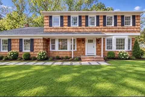 7 Woodland Rd, Miller Place, NY 11764