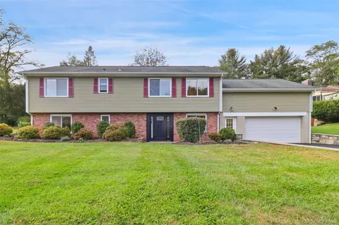 25 Hill St, Mahopac, NY 10541