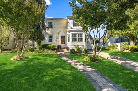 2366 Sycamore Ave, Wantagh, NY 11793