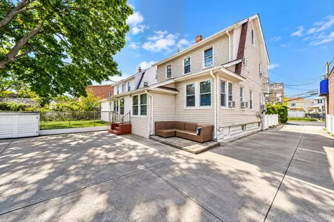13880 Francis Lewis Blvd, New York, NY 11422
