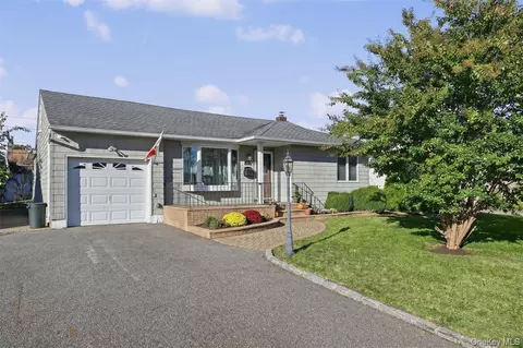 3209 Mark Alan Dr, Wantagh, NY 11793