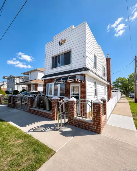 12602 150th Ave, South Ozone Park, NY 11420