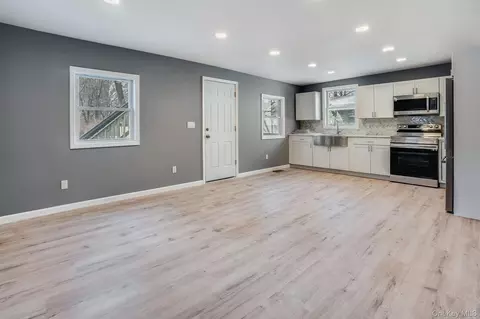 Living - 182 Mill St, Poughkeepsie, NY 12601 photo 2 of 4