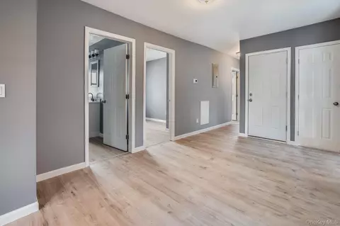 Entry Way - 182 Mill St, Poughkeepsie, NY 12601 photo 2 of 5