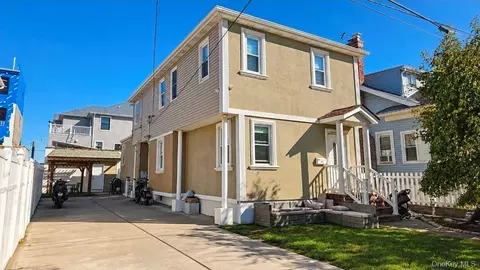 210 Beach 3rd St, Far Rockaway, NY 11691