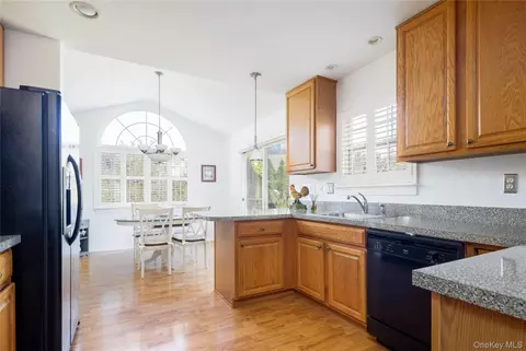 Kitchen - 1504 Pebble Beach Path, Riverhead, NY 11901 photo 1 of 2