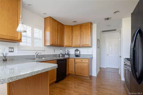 Kitchen - 1504 Pebble Beach Path, Riverhead, NY 11901 photo 2 of 2