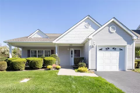 Exterior - 1504 Pebble Beach Path, Riverhead, NY 11901 photo 2 of 6