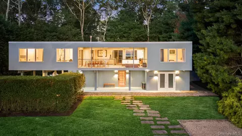 1039 Springs Fireplace Rd, East Hampton, NY 11937