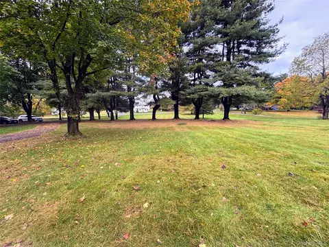Exterior - 432 Plains Rd, Shawangunk, NY 12589 photo 4 of 11