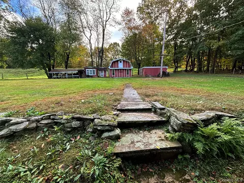 Exterior - 432 Plains Rd, Shawangunk, NY 12589 photo 6 of 11