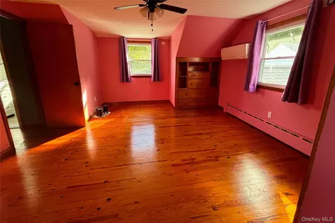 Bedroom - 432 Plains Rd, Shawangunk, NY 12589 photo 3 of 6