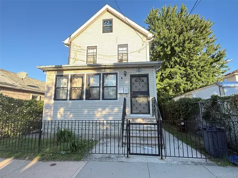 145-105 178th Pl, Jamaica, NY 11434