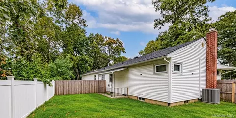 Exterior - 40 Lyman Rd, Brookhaven, NY 11772 photo 4 of 4