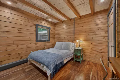 Bedroom - 947 E Mountain Rd S, Philipstown, NY 10516 photo 2 of 3