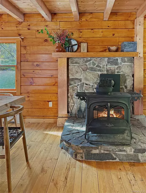Dining - 947 E Mountain Rd S, Philipstown, NY 10516 photo 3 of 3