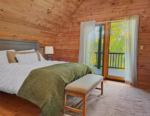 Bedroom - 947 E Mountain Rd S, Philipstown, NY 10516 photo 3 of 3