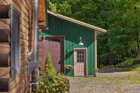 Exterior - 947 E Mountain Rd S, Philipstown, NY 10516 photo 4 of 7