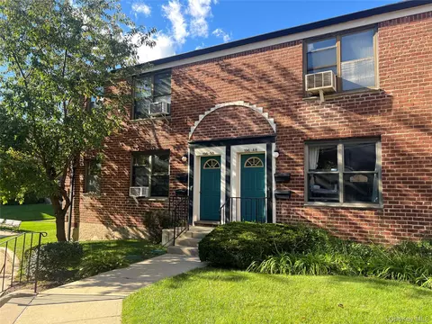 196-48 67th Ave #2ND, Fresh Meadows, NY 11365