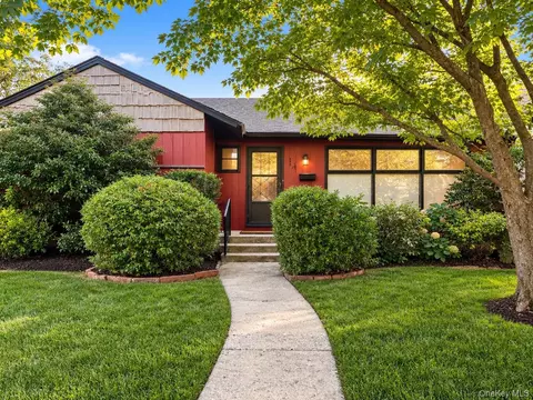 428 Leslie Ln, Uniondale, NY 11553