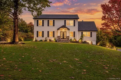 6 Rainbow Crst, East Fishkill, NY 12533