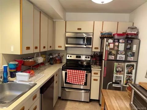 Kitchen - 1408 Eagle Bay Dr, Ossining, NY 10562 photo 1 of 1