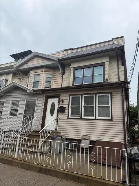 8713 75th St, New York, NY 11421