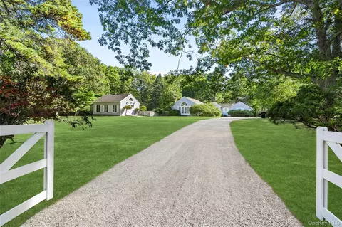 474 Water Mill Towd Rd, Southampton, NY 11968