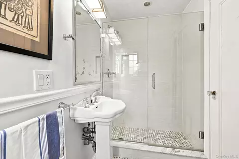 Bath - 66 Milton Rd #D43, Rye, NY 10580 photo 2 of 2