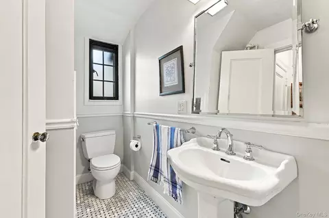 Bath - 66 Milton Rd #D43, Rye, NY 10580 photo 1 of 2
