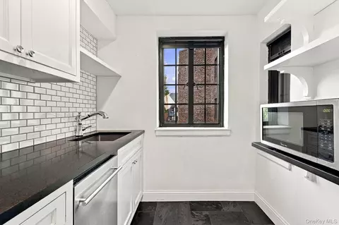 Kitchen - 66 Milton Rd #D43, Rye, NY 10580 photo 2 of 3