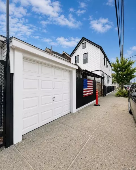 12720 95th Ave, South Richmond Hill, NY 11419