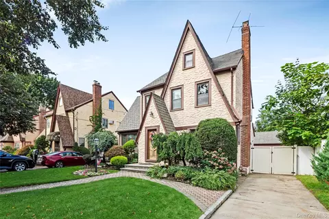 43 Marlborough Rd, West Hempstead, NY 11552