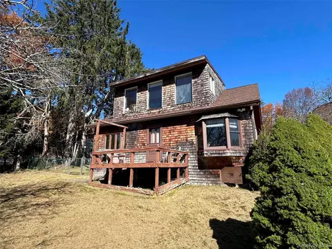 8 Skyview Dr, Liberty, NY 12754