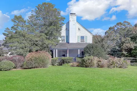 80 Concourse E, Brightwaters, NY 11718