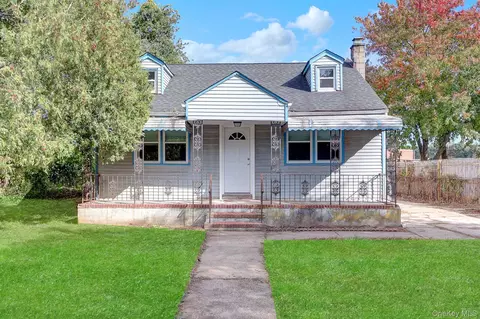 1801 Stein Dr, Bay Shore, NY 11706