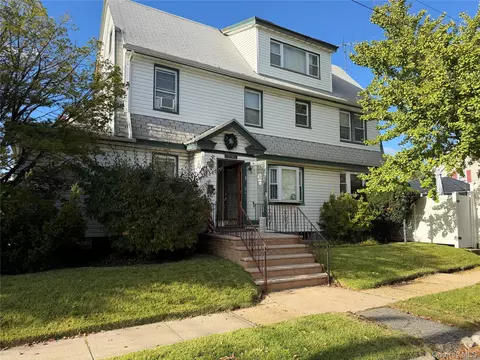 21701 91st Ave, New York, NY 11428