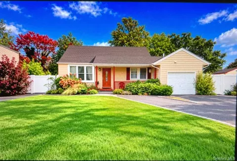99 Deer Lake Dr, North Babylon, NY 11703