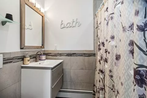 Bath - 83 Nottingham Ave, Patchogue, NY 11772 photo 1 of 2