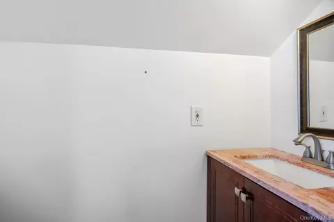 Bath - 83 Nottingham Ave, Patchogue, NY 11772 photo 2 of 2