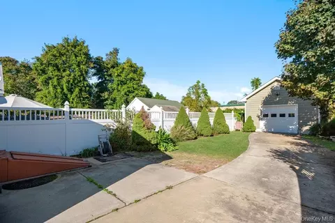 Exterior - 83 Nottingham Ave, Patchogue, NY 11772 photo 2 of 5