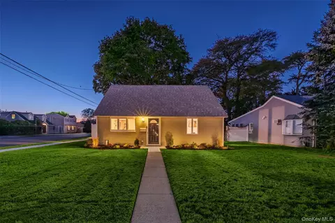 234 Division Ave, Massapequa, NY 11758